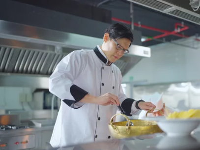 和食調理スタッフ／仕込み・調理全般／日曜定休・シフト制／400万円～650万円_AS65953