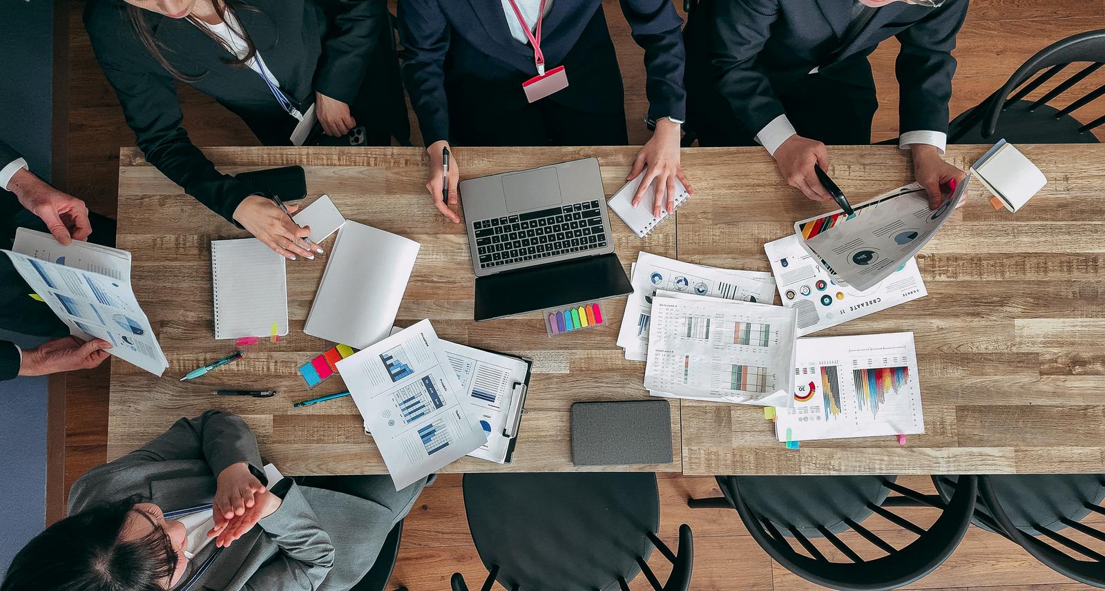 スクールマネージャー・セールス・Webマーケター／在宅勤務あり／週休2日制／300～350万円_AS51356